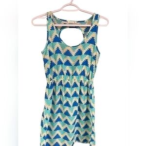 👗Soprano Brand Geometric Aztec Print Cut Out Peekaboo Back Dress Size XS Light